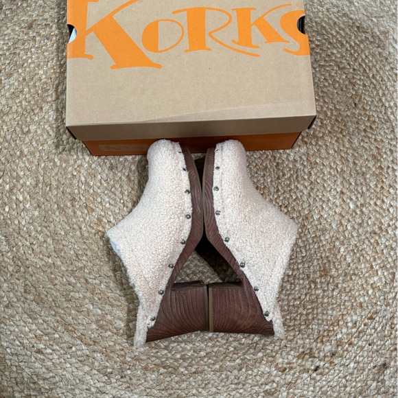 Korks by Kork-Ease Teddy Comfort Faux Shearling Natural Clogs Women’s Size 11 - Picture 4 of 5